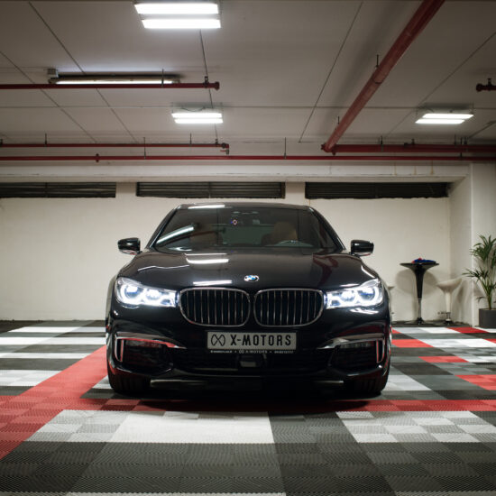 BMW740 (2)