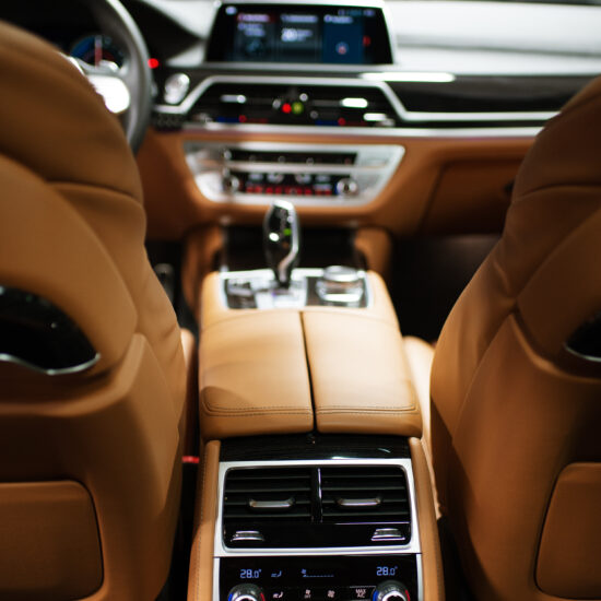 BMW740