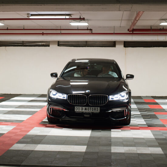 BMW740 (8)