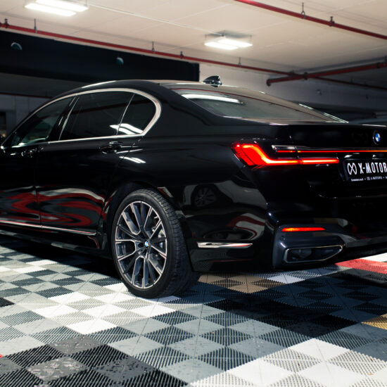 BMW745 (3)