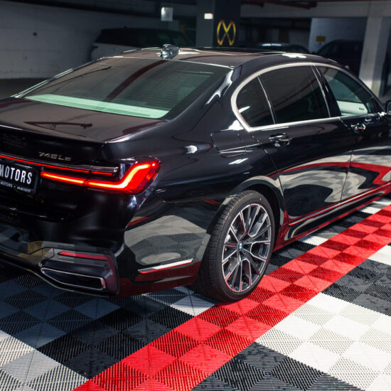 BMW745 (5)